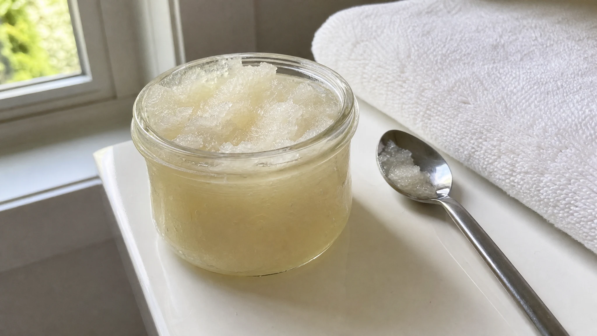 Honeysuckle Sugar Scrub: 200 g, Body Only, Keep It Dry